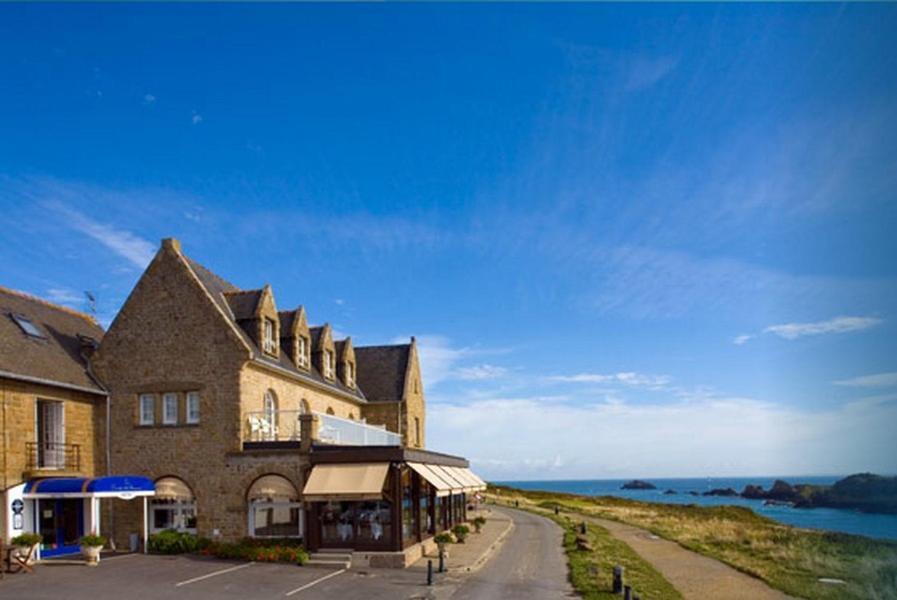 Hotel De La Pointe Du Grouin Канкал Екстериор снимка